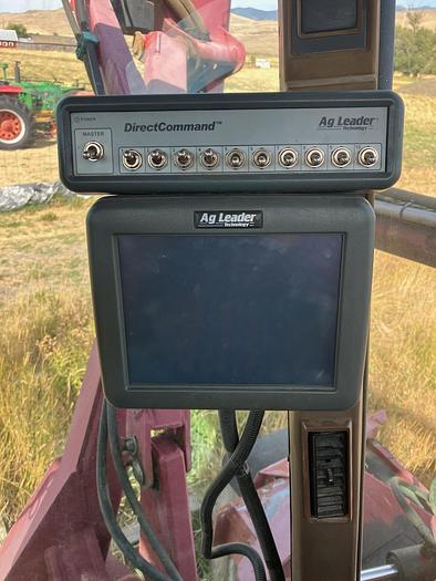 Used Miller Nitro 200 Sprayer w/ 60' Boom - 1000 gal