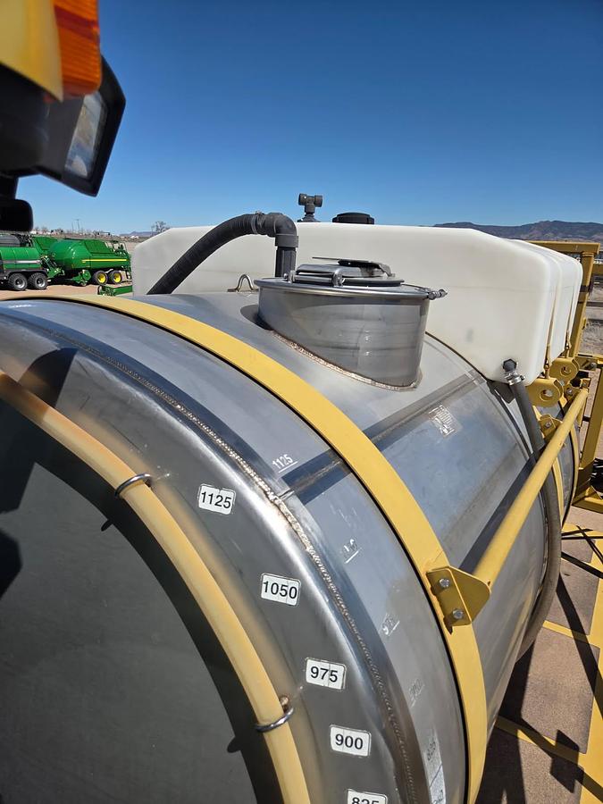 Used 2002 Ag-Chem Rogator 1254 Sprayer w/ 4500 hrs