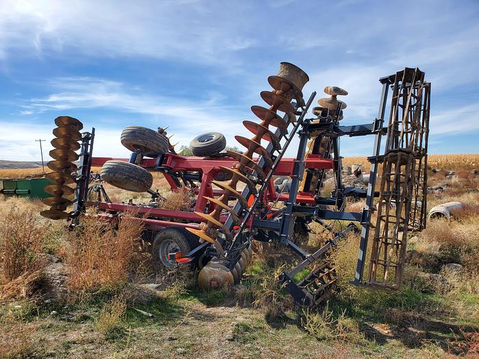 Used 22' 2015 Case 370 True-Tandem Disk