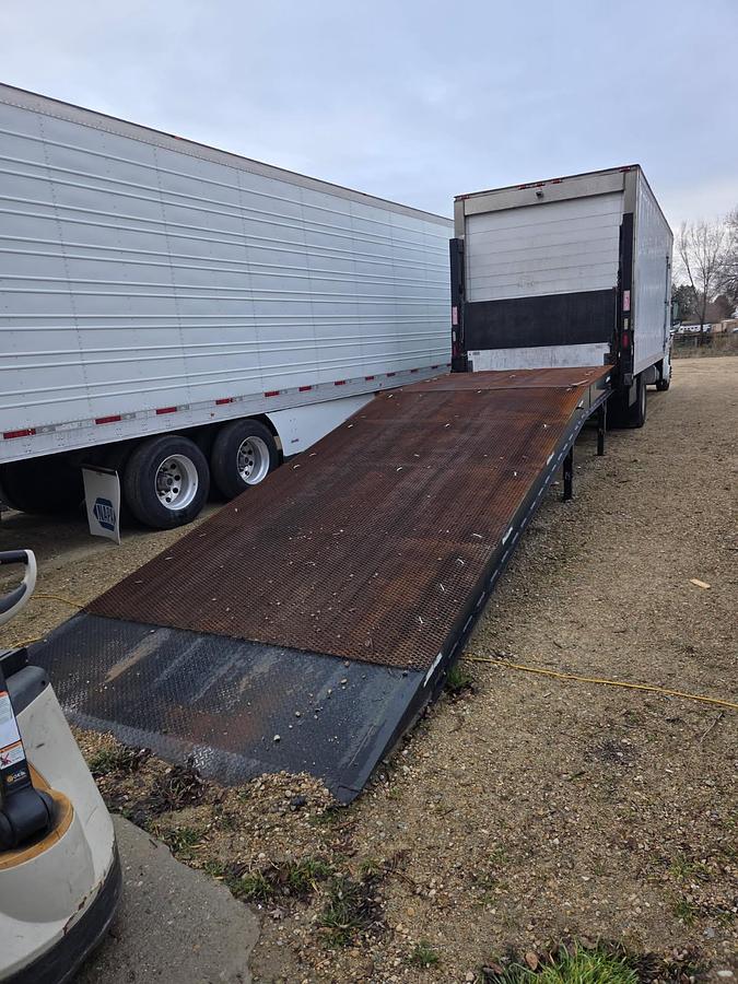 Used Industrias America Loading Dock