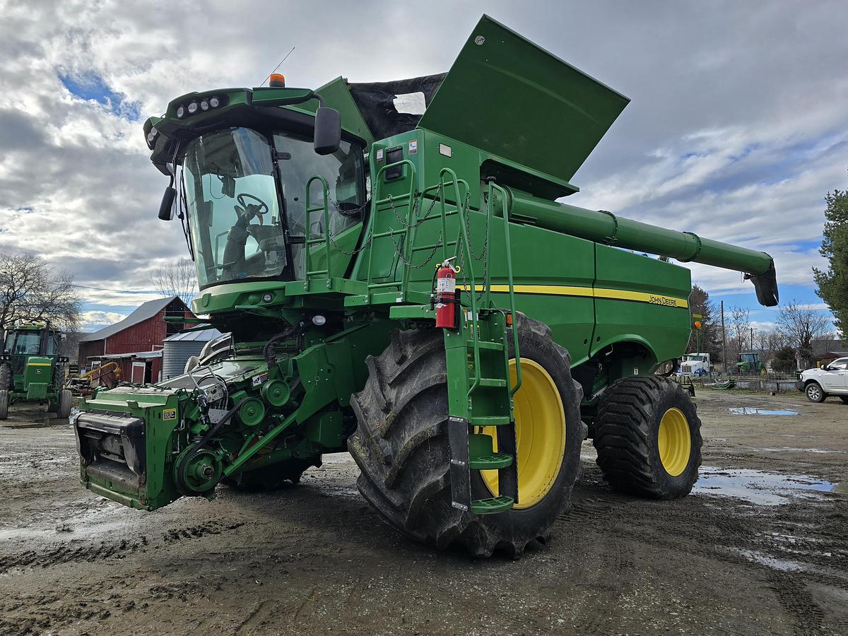 Used 2018 John Deere S780 Combine