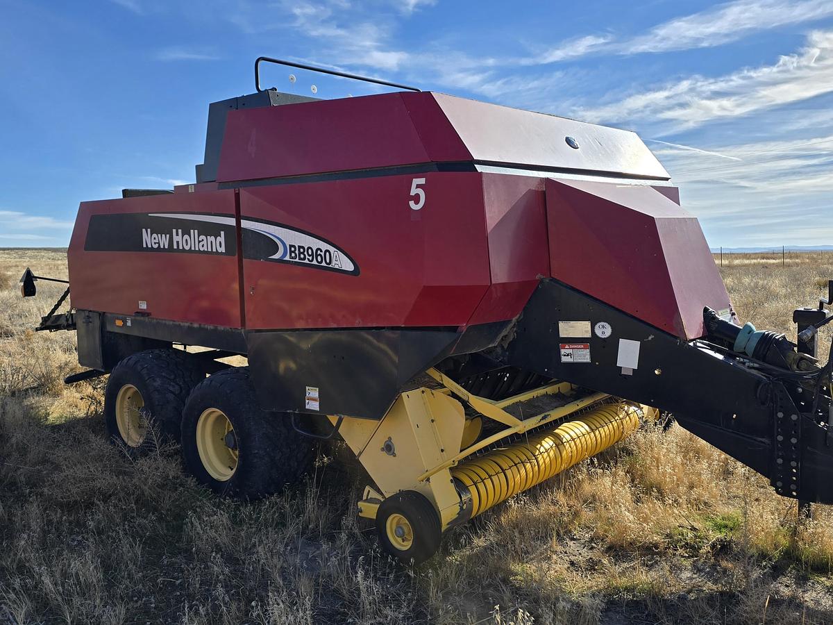 Used New Holland BB960A Baler - 3x4