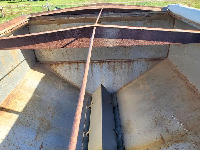 Used Fertilizer Spinner Spreader Cart