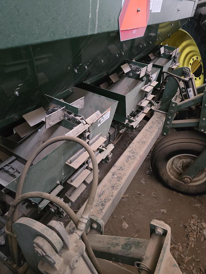 Used Lockwood 4R36 Potato Pick Planter