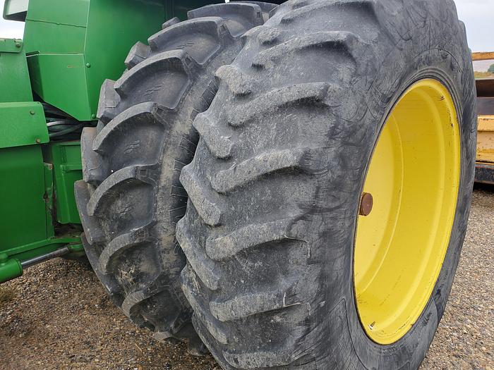 Used 1993 John Deere 8870 Tractor w/ Blade - 2000 original hrs