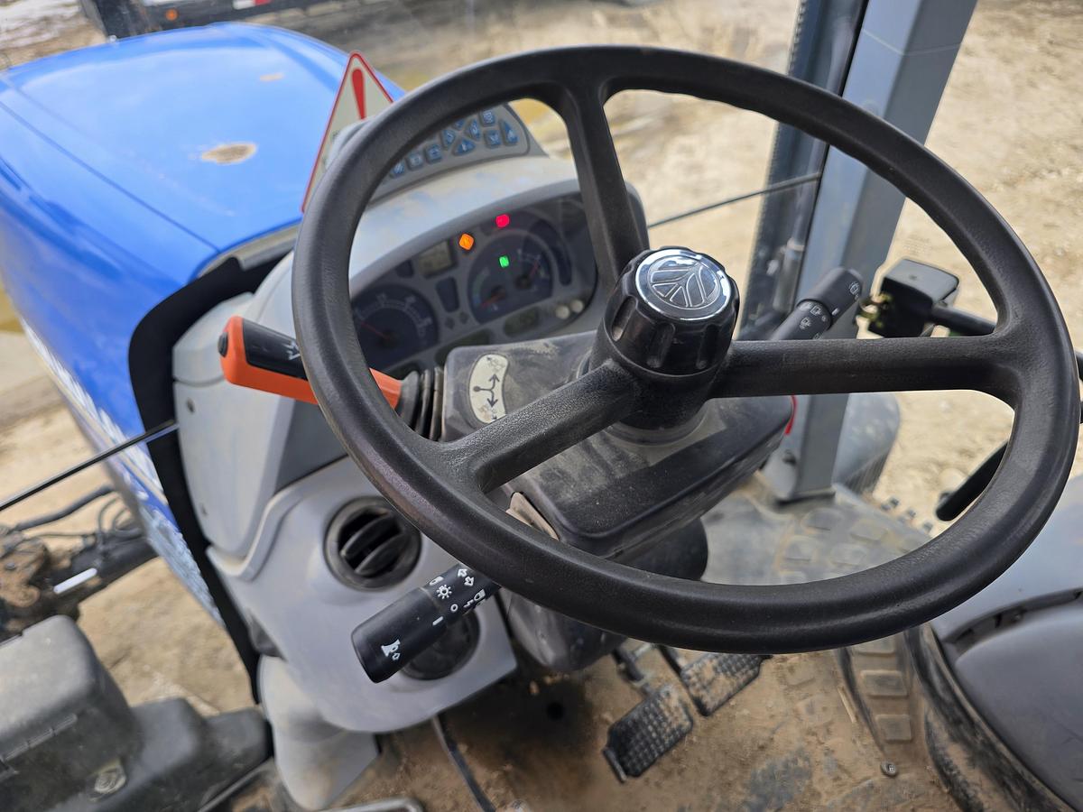 Used New Holland T7.250 Tractor w/ CVT - 3300 hrs