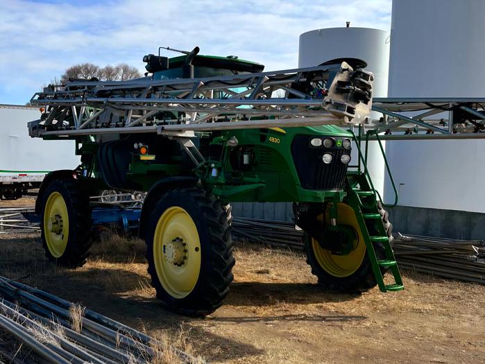 Used 2012 John Deere 4830 Sprayer w/ 4000 hrs + Floater Tires