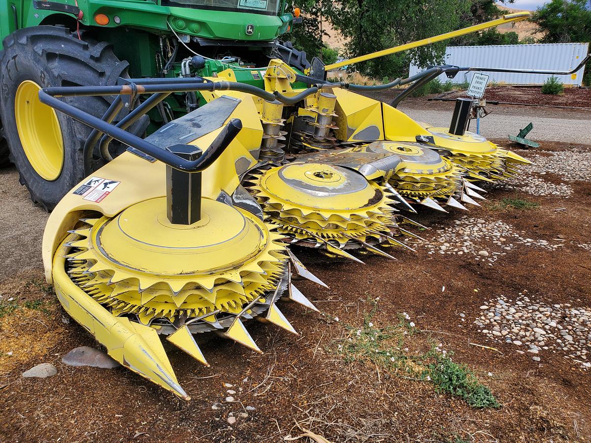Used 2016 John Deere 8400 Forage Harvester w/ 2 Headers **2300 Hrs**