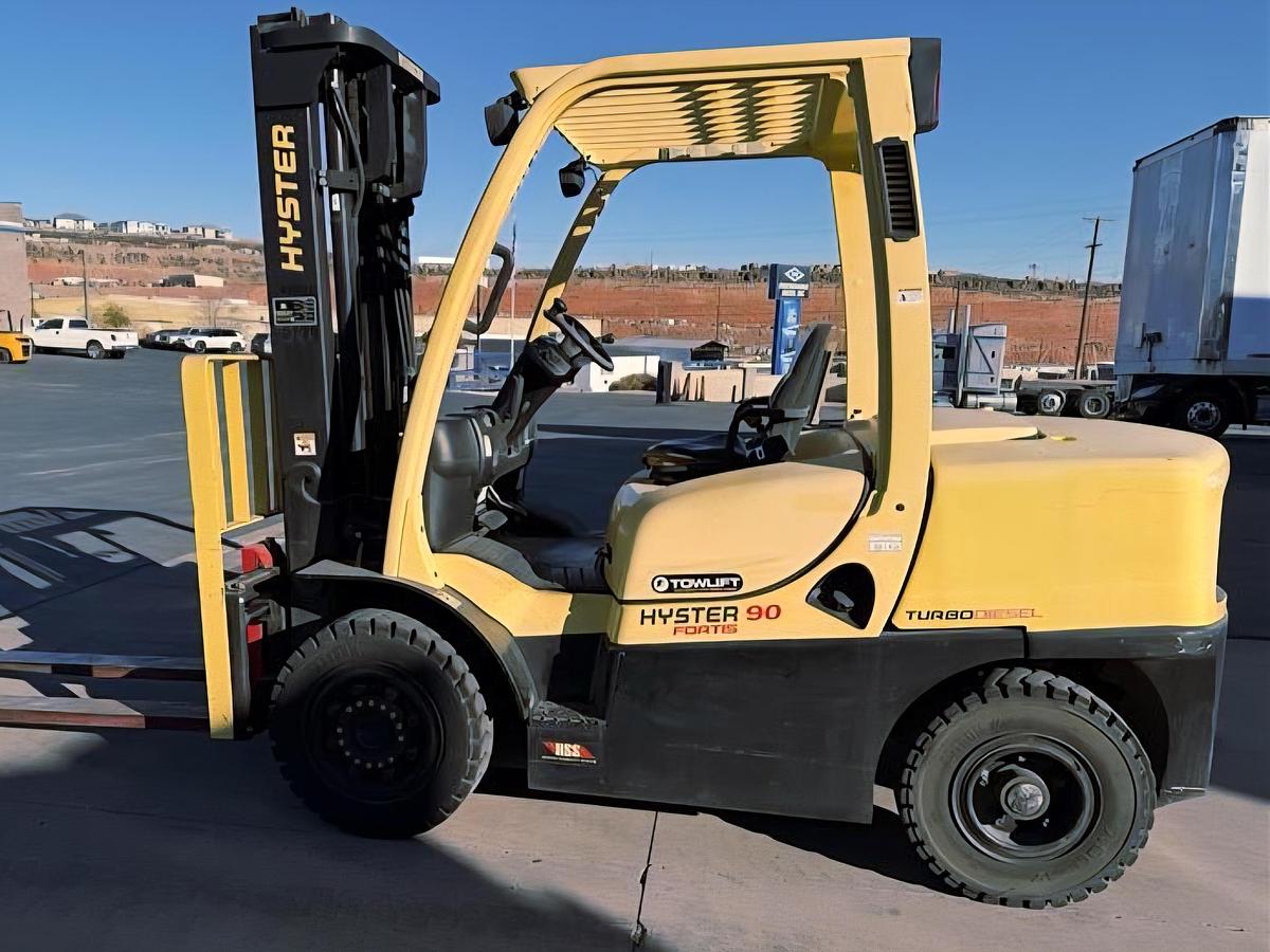 Used 2016 Hyster H90FT Forklift w/ 800 hrs