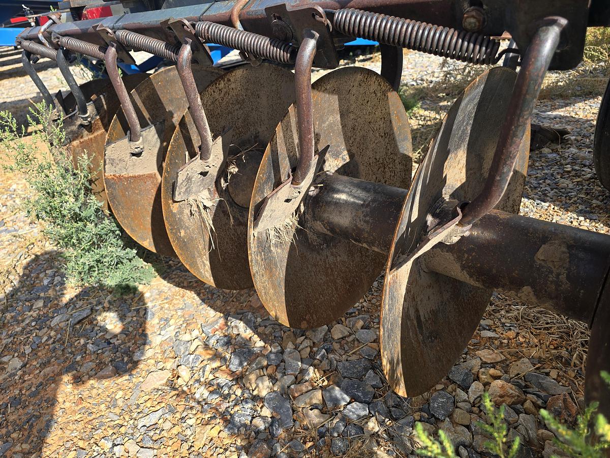 Used John Deere 510 Disk Ripper - 7 Shank