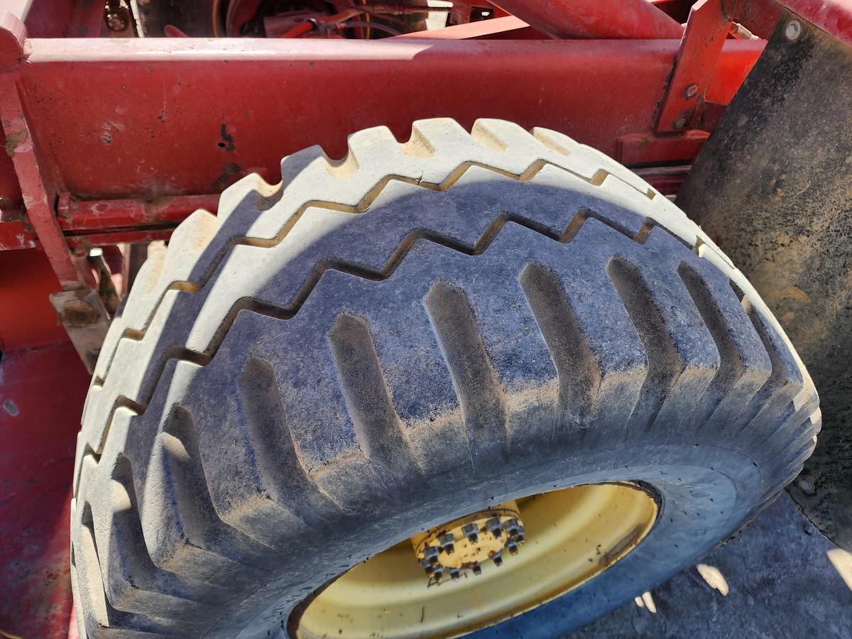 Used 2000 New Holland 1095 Balewagon w/ 3300 hrs