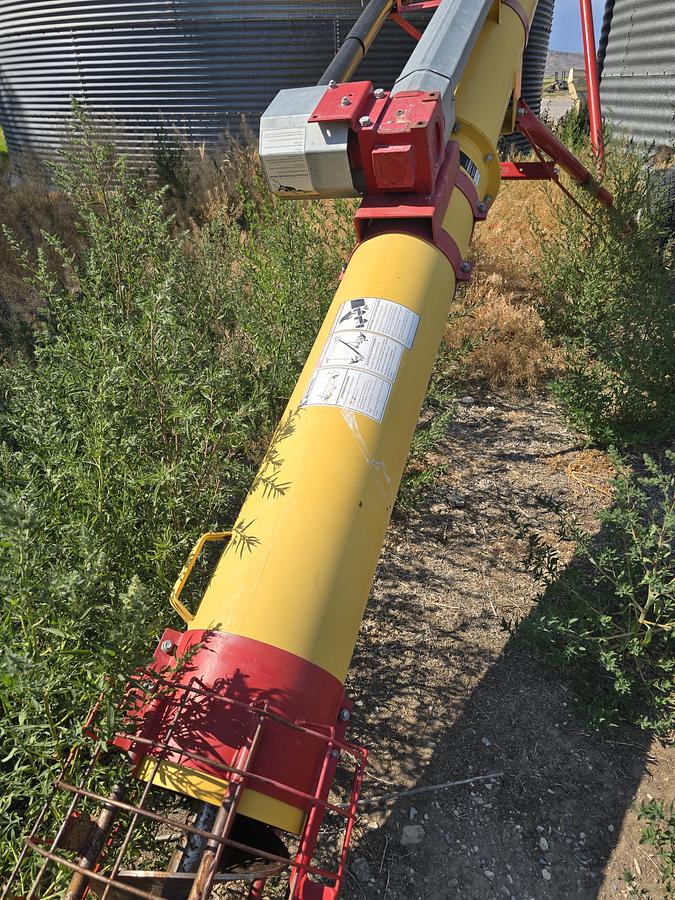 Used 31' x 10" Westfield WR100-31 Grain Auger
