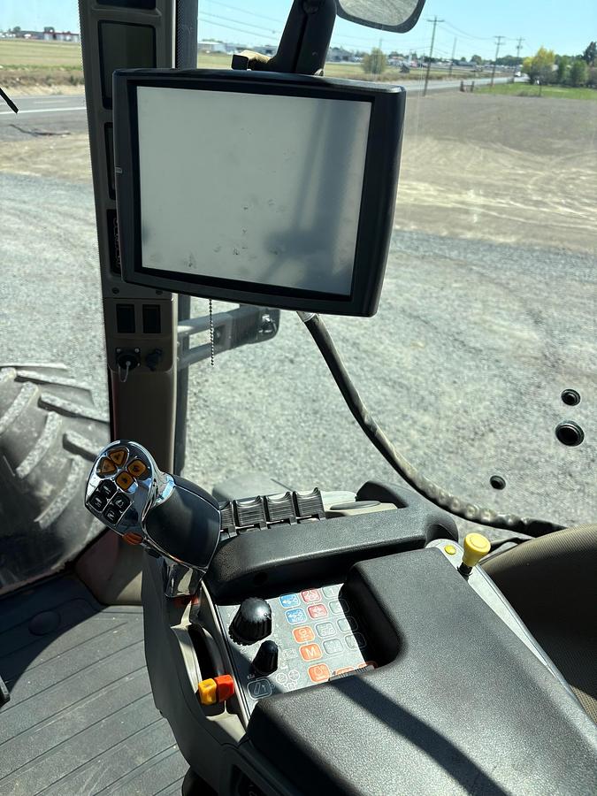 Used 2014 Case Magnum 235 CVT Tractor w/ 4800 hrs