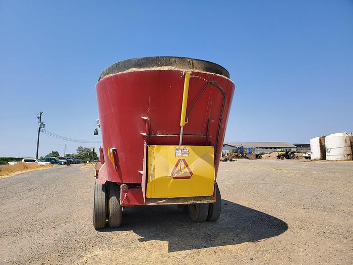 Used 2018 Supreme 1200T Vertical Feed Mixer