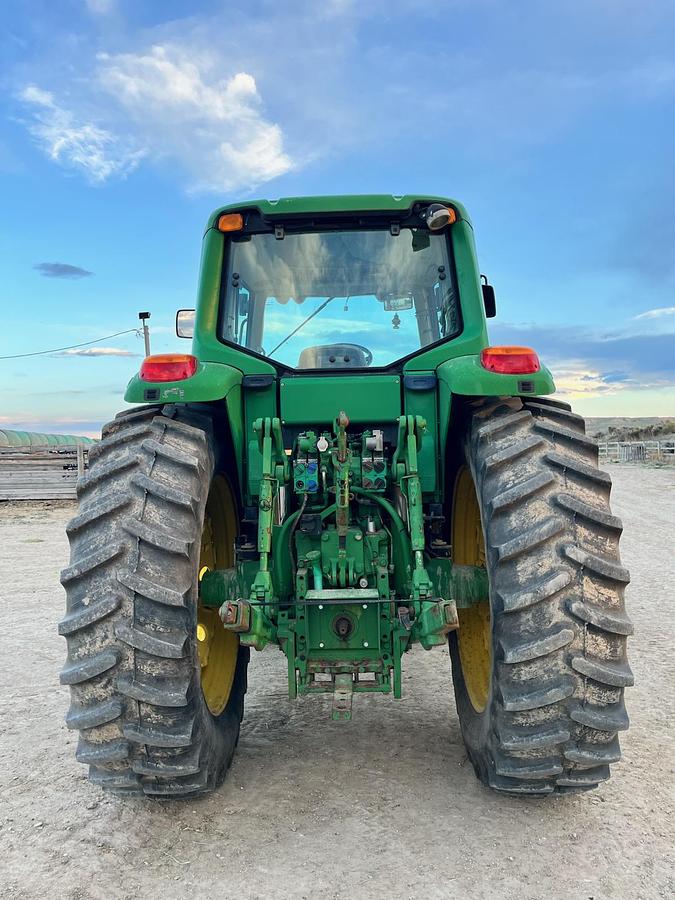 Used 2009 John Deere 7330 Premium Tractor w/ Grapple Loader