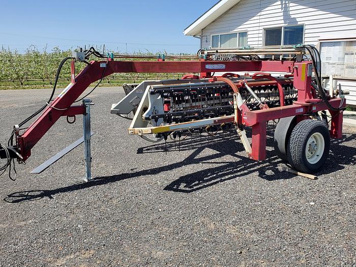 Used TwinStar 2030 Hay Rake