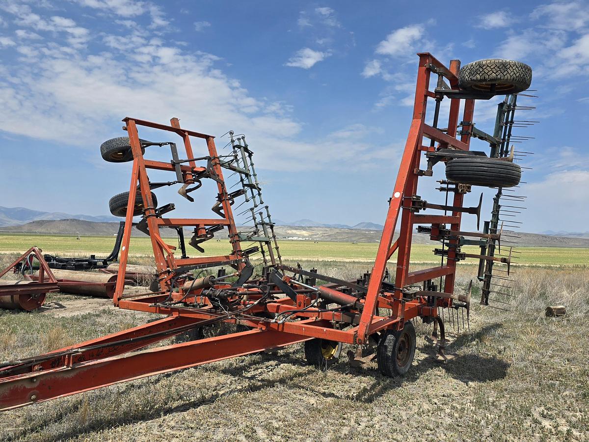 Used 30' Chisel Plow