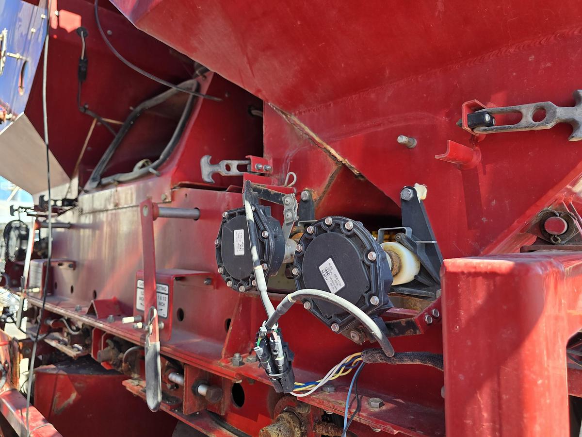Used 2015 Case Titan 3530 Floater w/ 810 Flex-Air Applicator