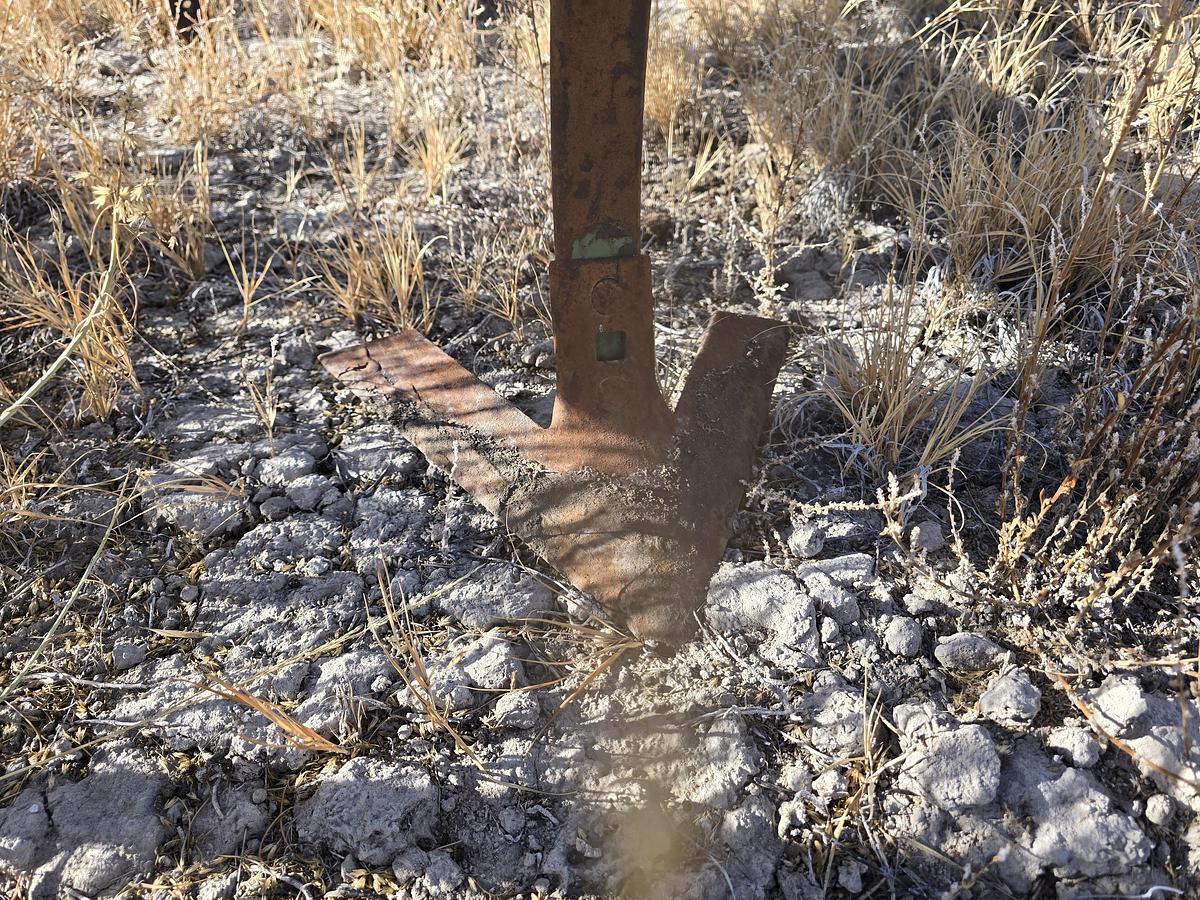 Used 36' John Deere 1600 Chisel Plow