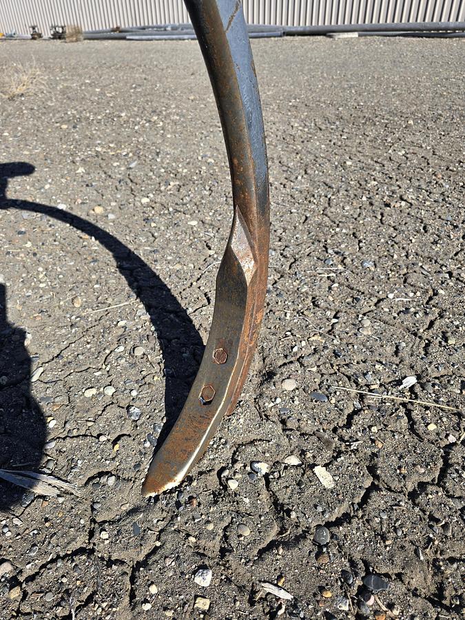 Used 20' John Deere 610 Chisel Plow