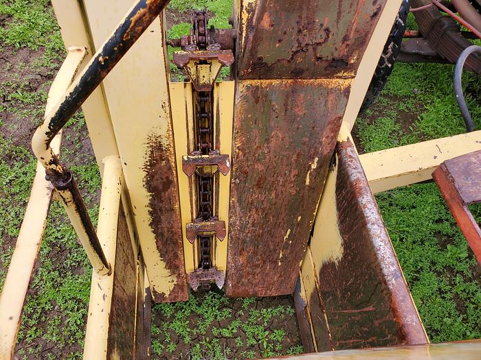 Used New Holland 1048 Balewagon