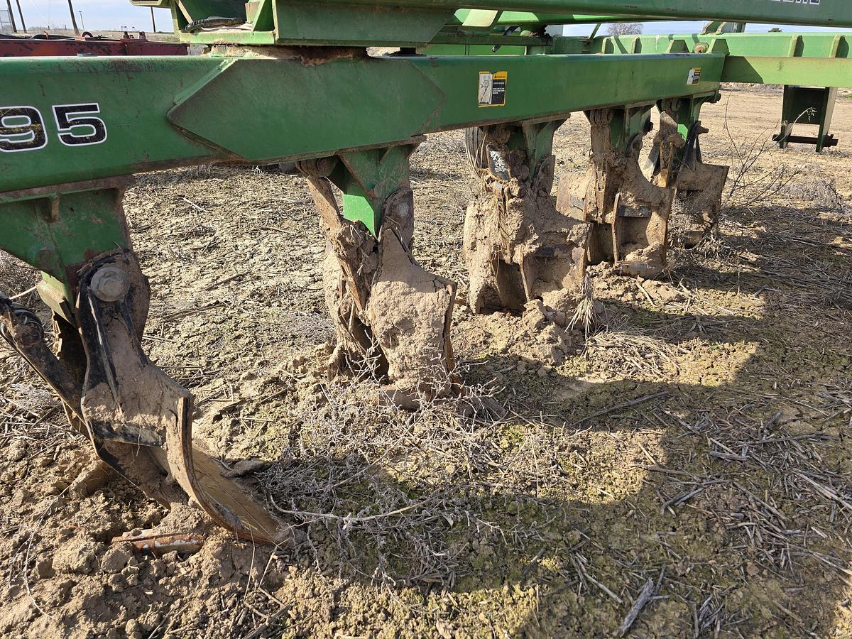 Used John Deere 995 Plow - 6 Bottom