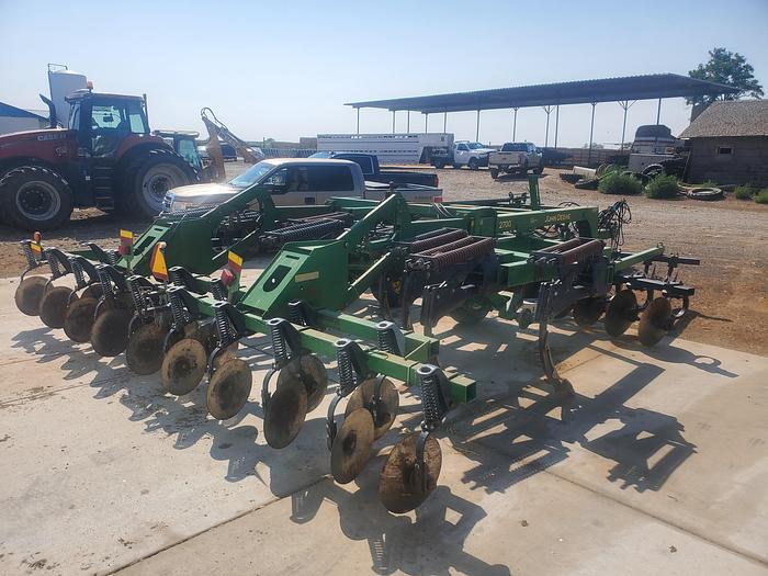 Used John Deere 2700 Disk Ripper - 9 Shank