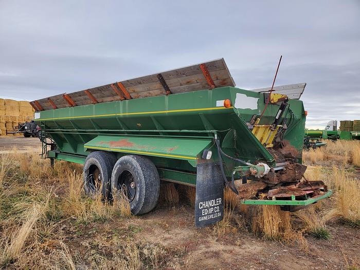 Used 2006 Chandler 26CLPT Compost Spreader