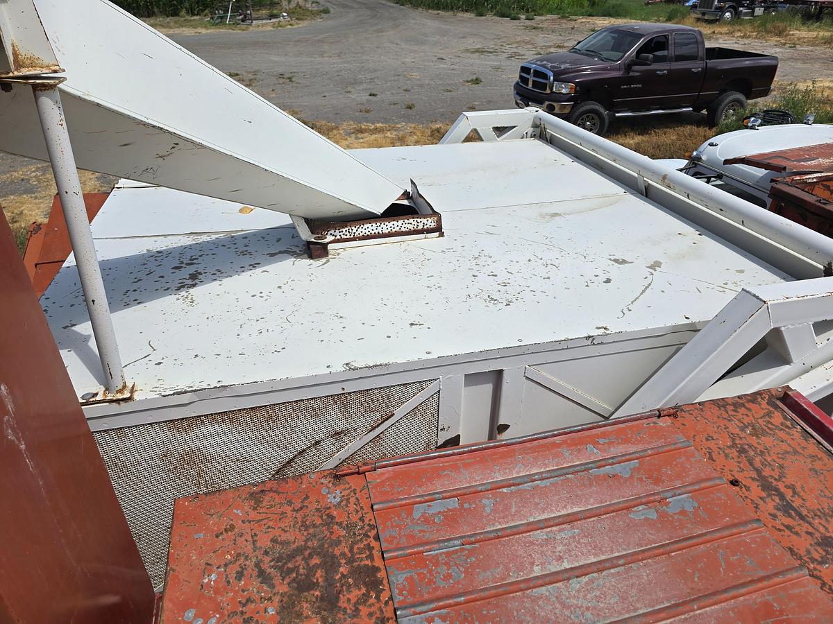 Used Lilliston Hi-Cap 6200 Bean Combine