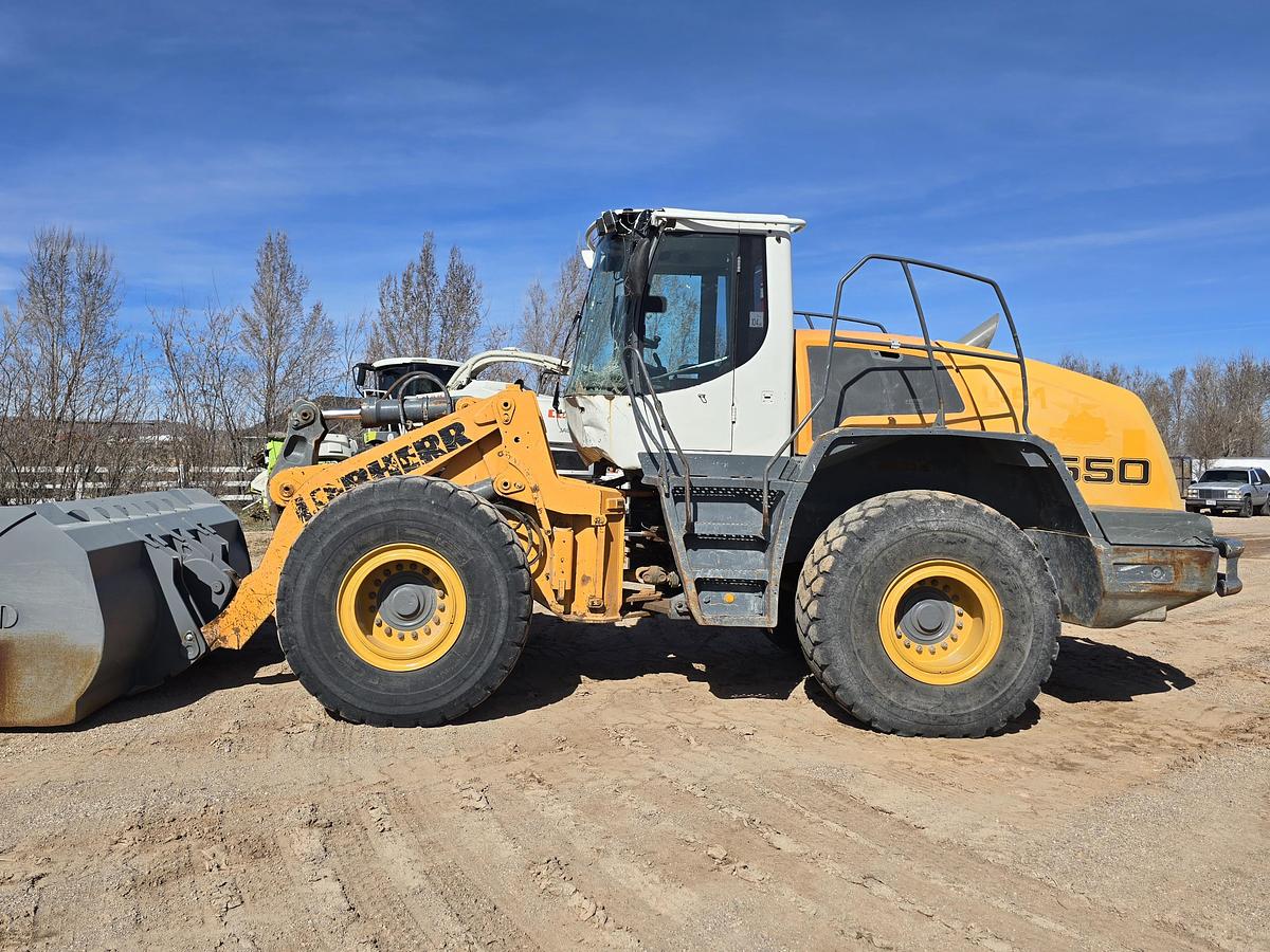 Used 2014 Liebherr L550 Wheel Loader