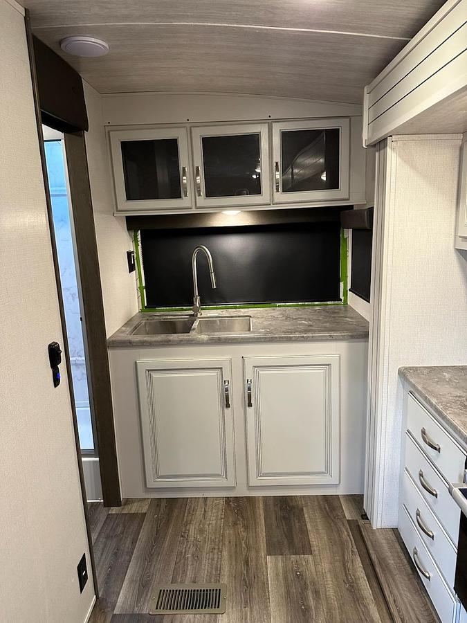 Used 2023 26' Keystone Cougar Travel Trailer