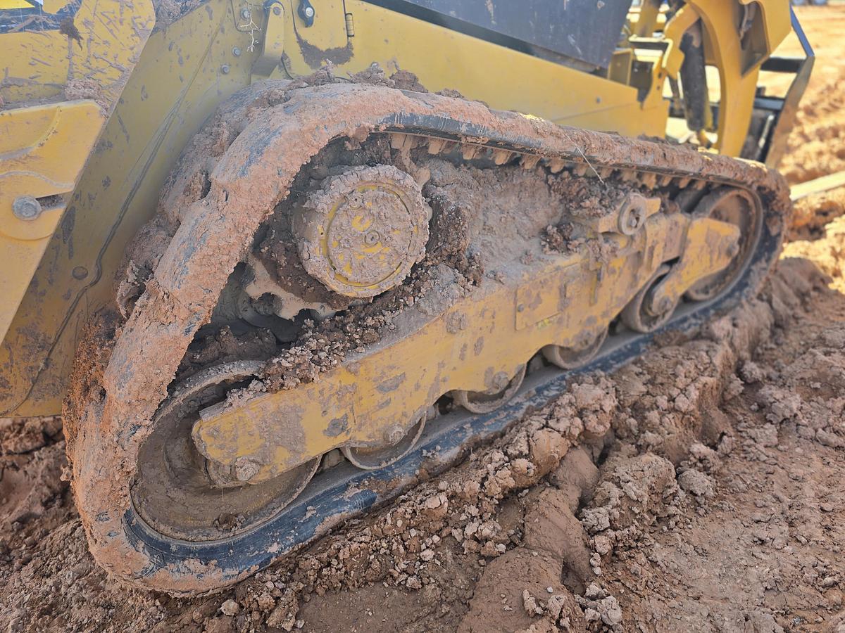 Used 2017 Caterpillar 259D Skid Steer w/ 2400 hrs