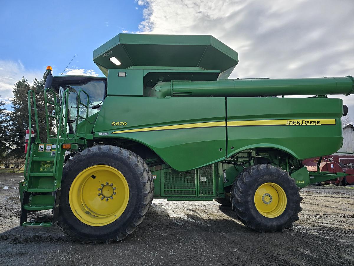 Used 2014 John Deere S670 Combine