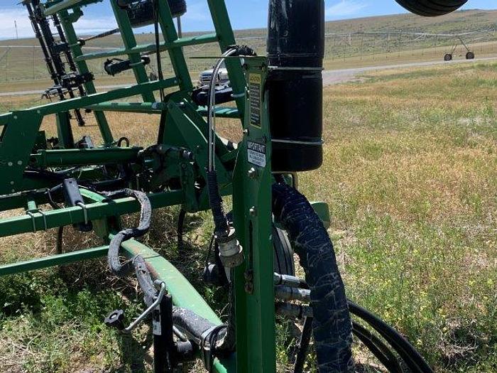 Used 2003 John Deere 2400 3-Section Chisel Plow 31'