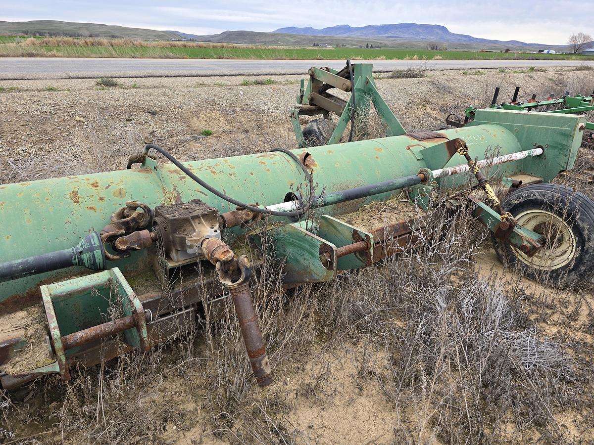 Used 22' Loftness 264 Beet Shredder