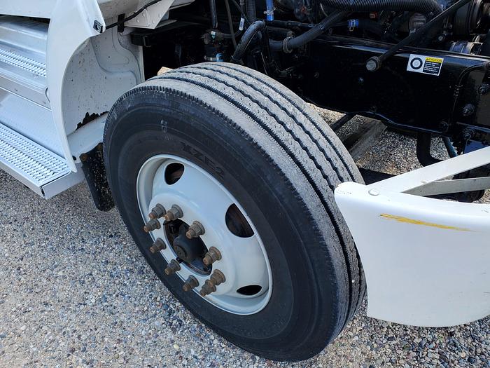 Used 2018 26' Peterbilt 337 Box Truck w/ 149k miles