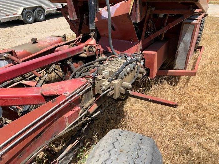 Used New Holland 1095 Bale wagon with Mil-Stak clamp