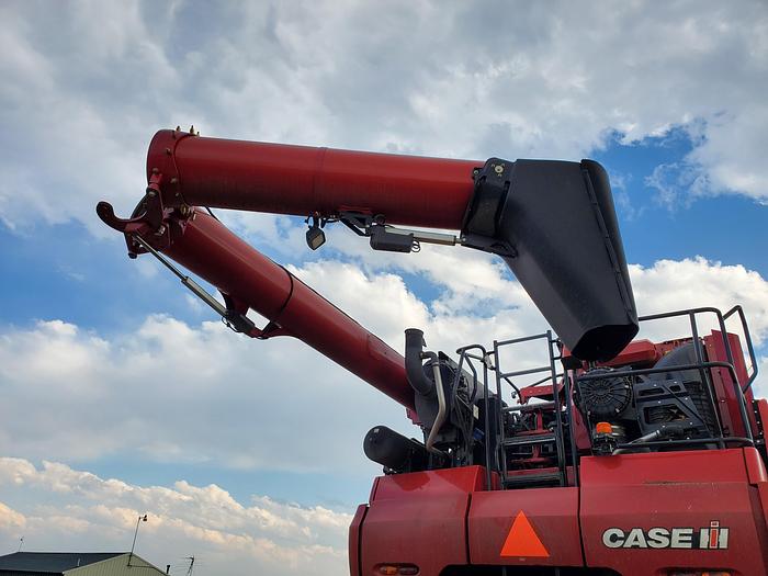 Used 2020 Case IH 9250 Combine w/ 1300 eng hrs