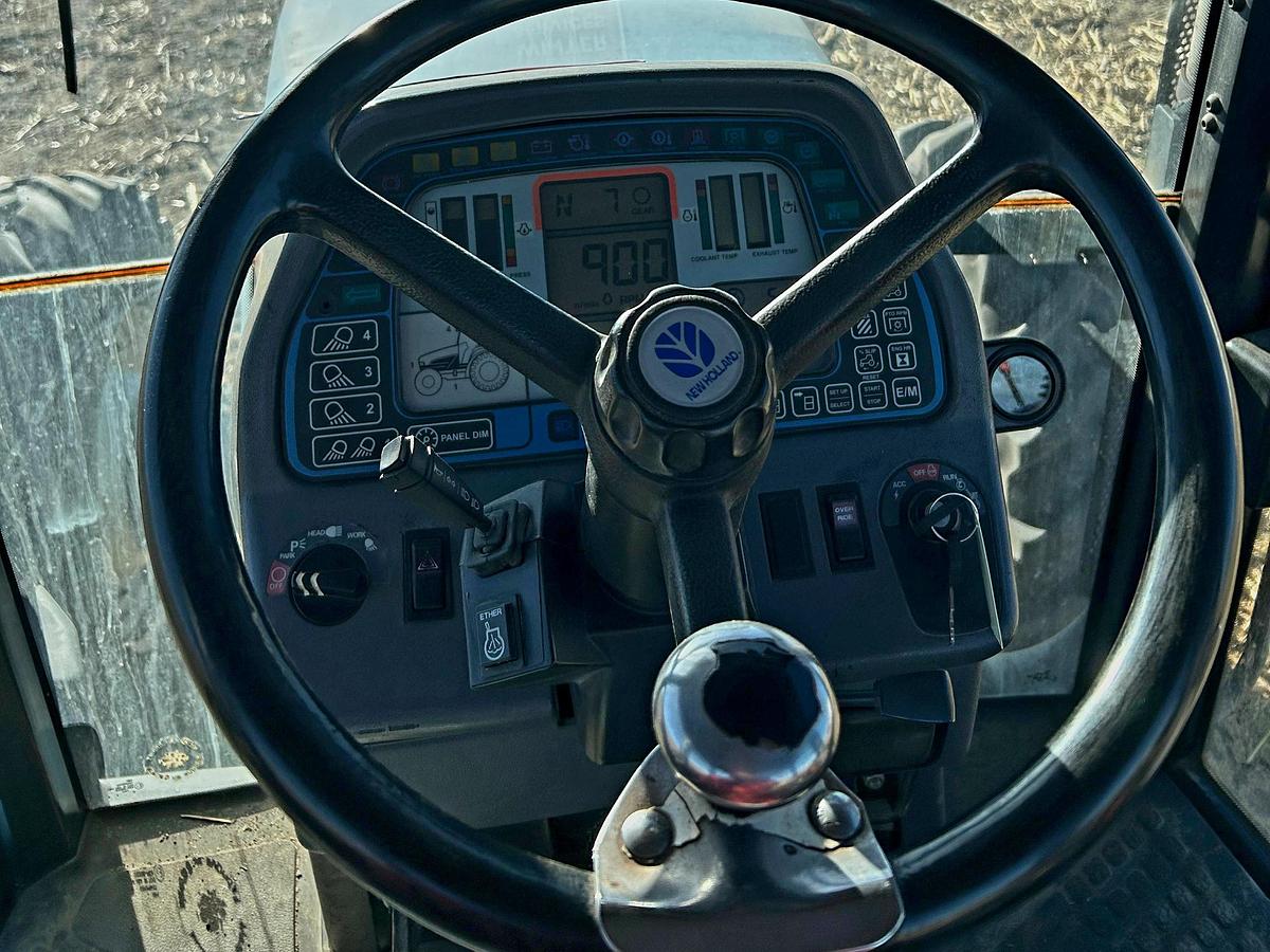 Used 1995 Ford / New Holland 8770 Tractor ** New Engine **