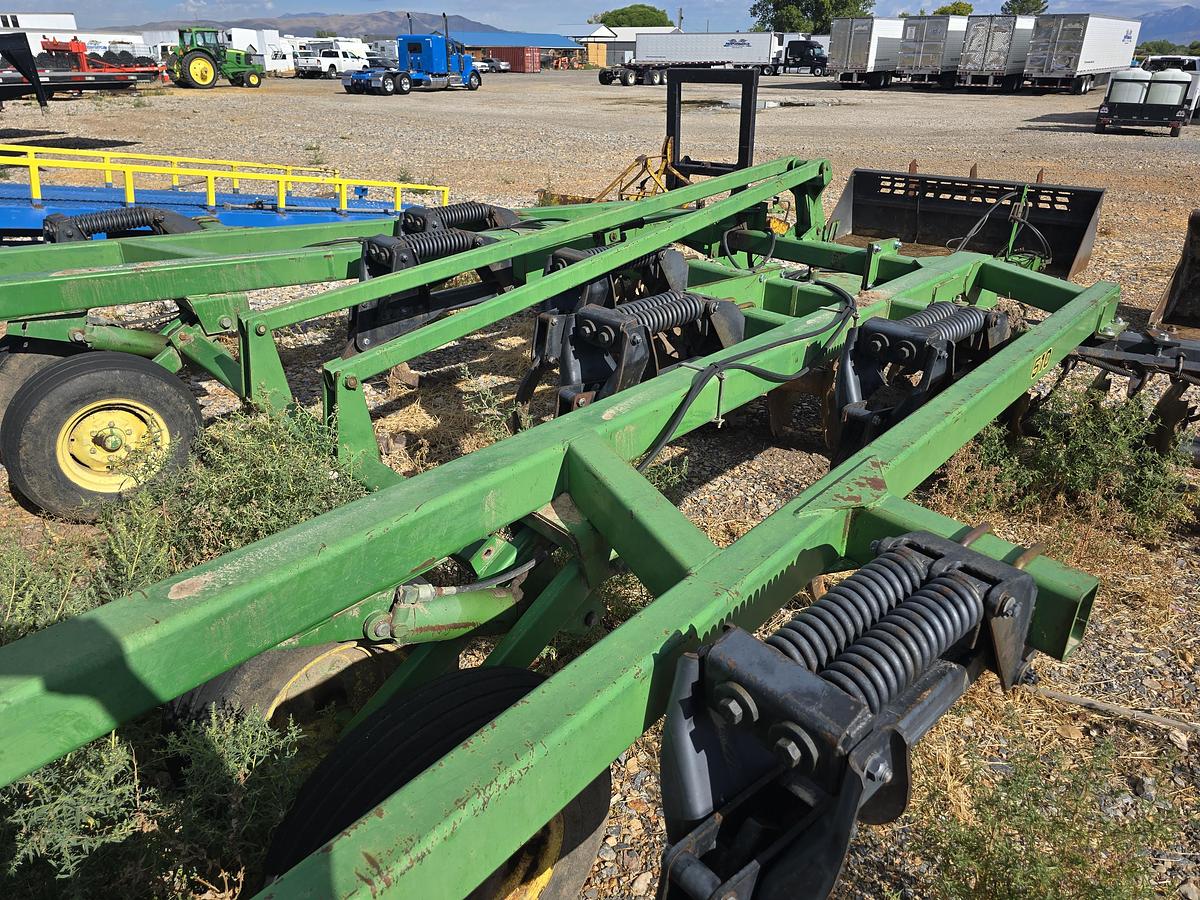 Used John Deere 510 Disk Ripper - 7 Shank