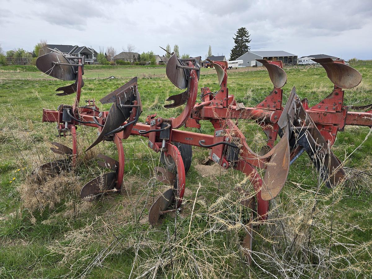 Used Case 145 Plow w/ Hyd Reset - 4 Bottom