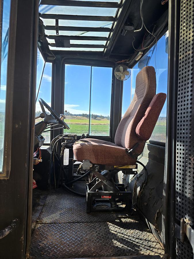 Used Hyster H210XL Hay Squeeze