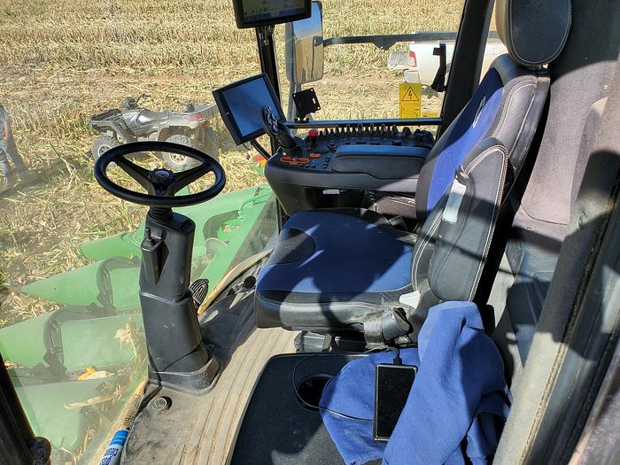 Used 2021 New Holland FR780 Forage Harvester w/ 2 Headers