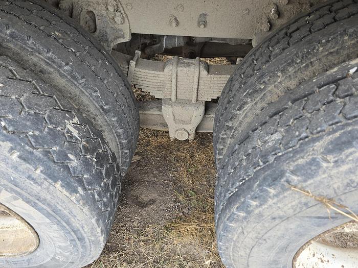 Used 98' Ford Louisville Silage Truck w/ Allison Trans