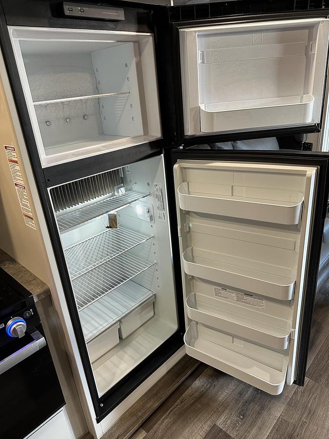 Used 2023 26' Keystone Cougar Travel Trailer