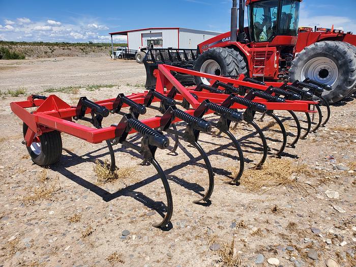 Used 17' Case 5800 Chisel Plow