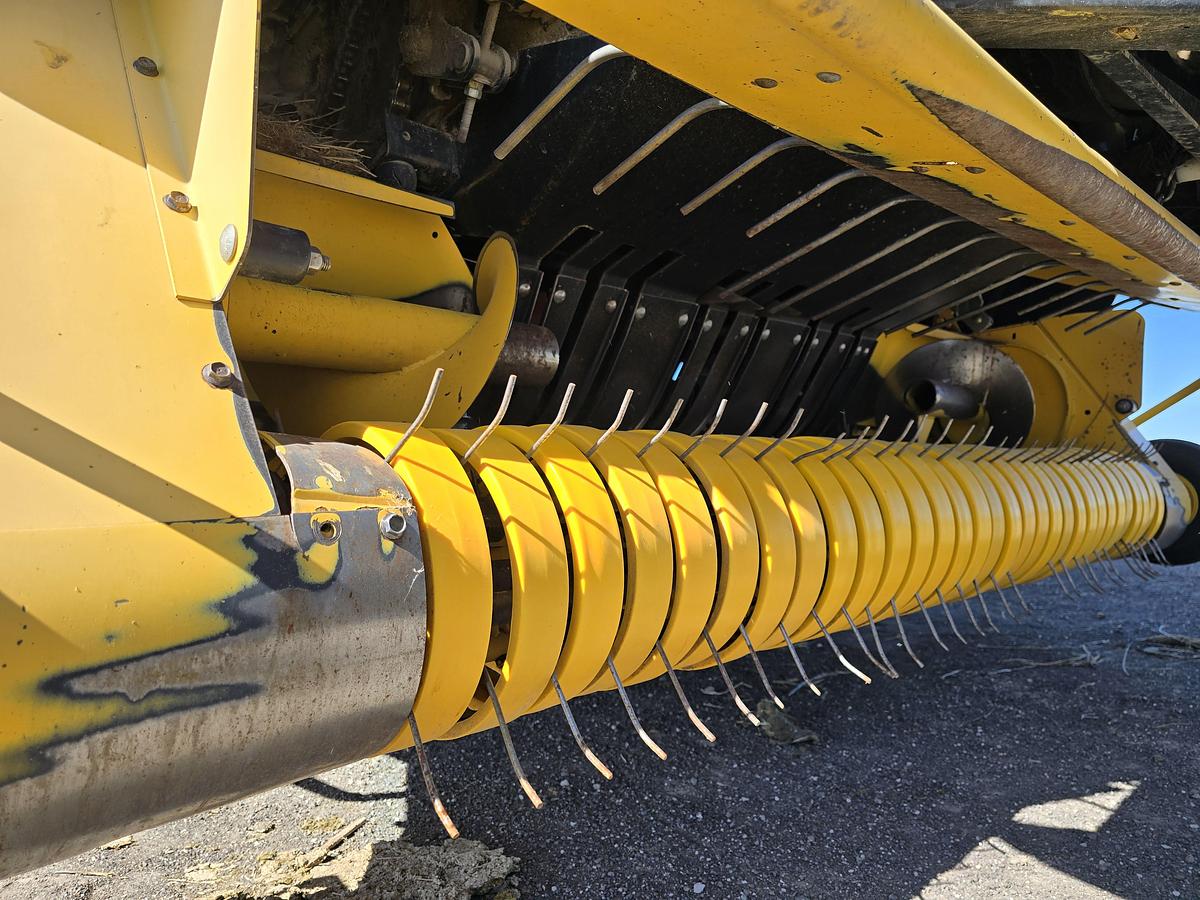 Used ** Going to Auction ** 2006 New Holland BB960A Baler - 3x4