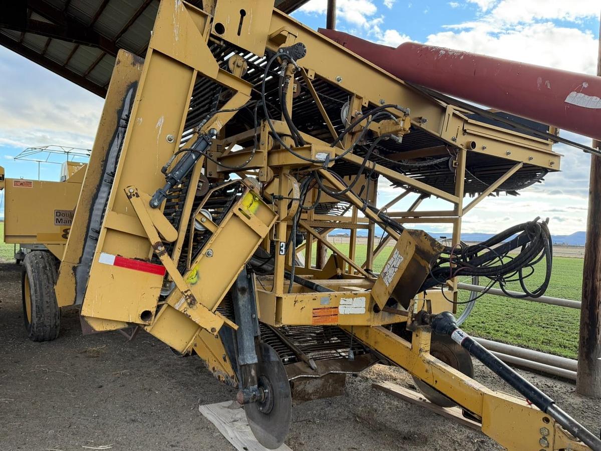 Used Double L 850 Potato Harvester - 2R36