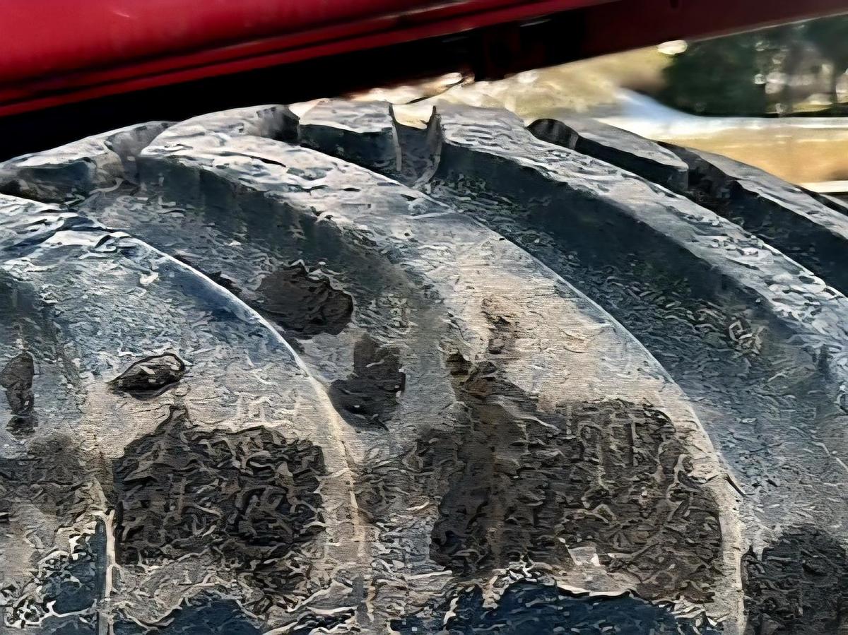 Used Mil-Stak PT2016 Bale Stacker w/ Side Hill Kit - 55k Bales