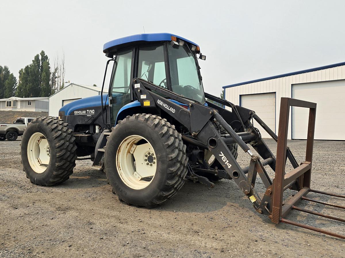 Used New Holland TV140 Bi-Directional Tractor w/ 3200 hrs